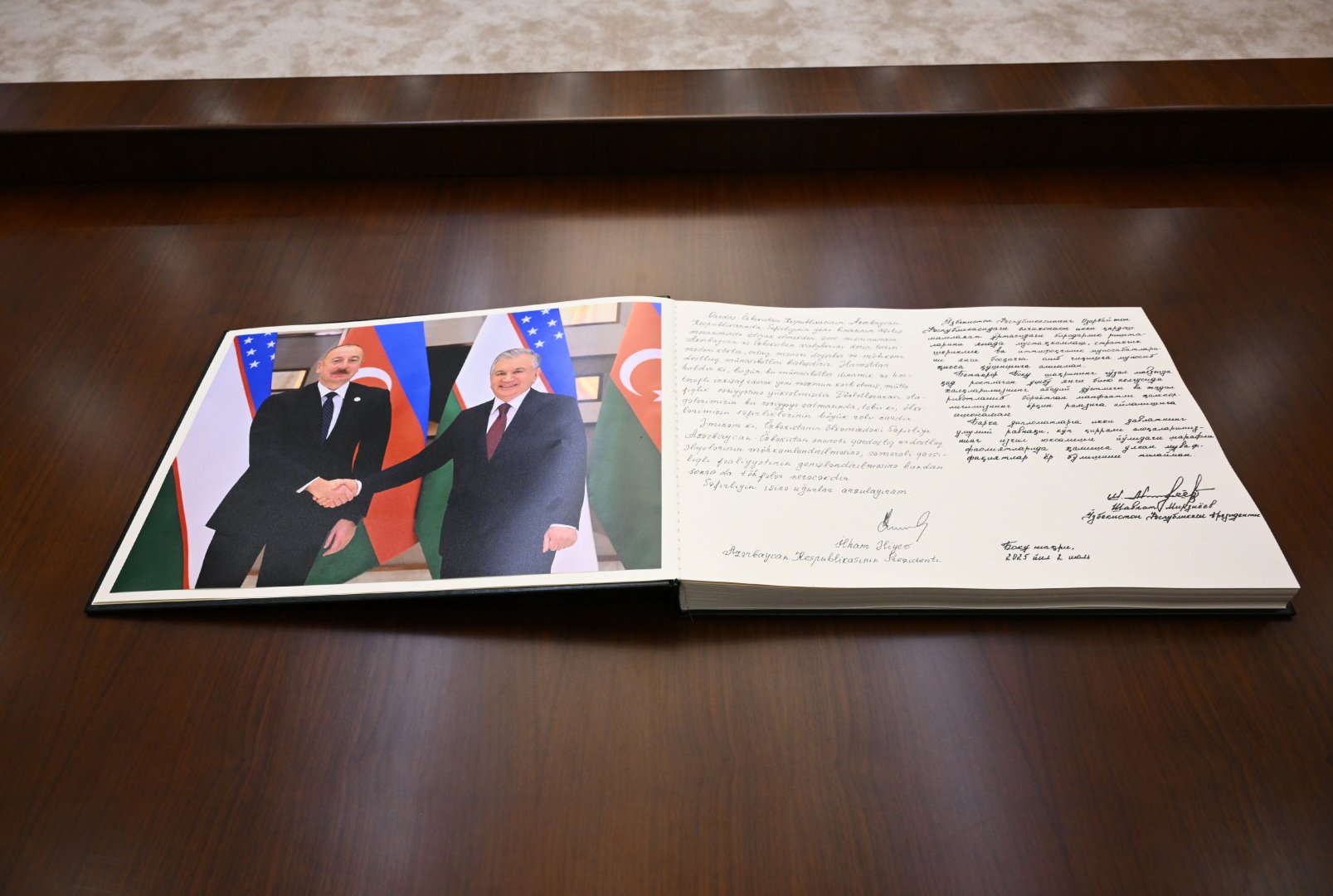 Prezidentlər İlham Əliyev və Şavkat Mirziyoyev Özbəkistanın Azərbaycandakı səfirliyinin yeni binasının açılışında iştirak ediblər (YENİLƏNİB) (FOTO/VİDEO)
