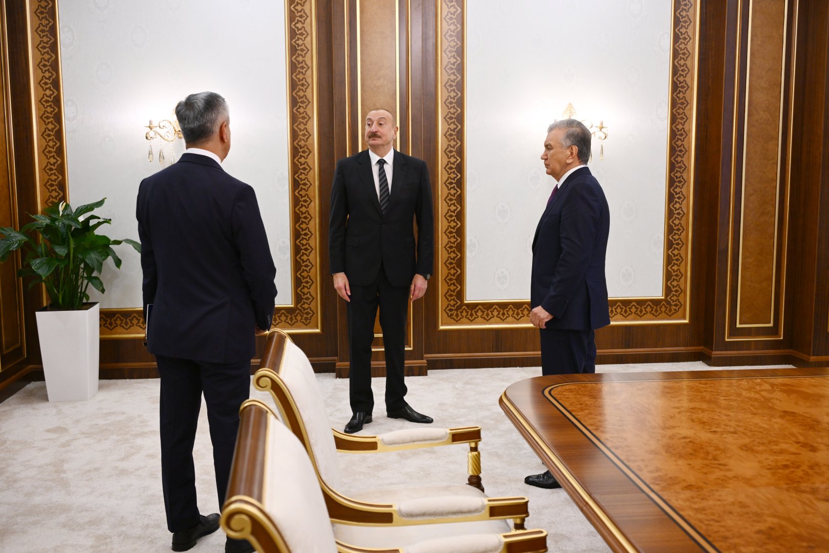Prezidentlər İlham Əliyev və Şavkat Mirziyoyev Özbəkistanın Azərbaycandakı səfirliyinin yeni binasının açılışında iştirak ediblər (YENİLƏNİB) (FOTO/VİDEO)