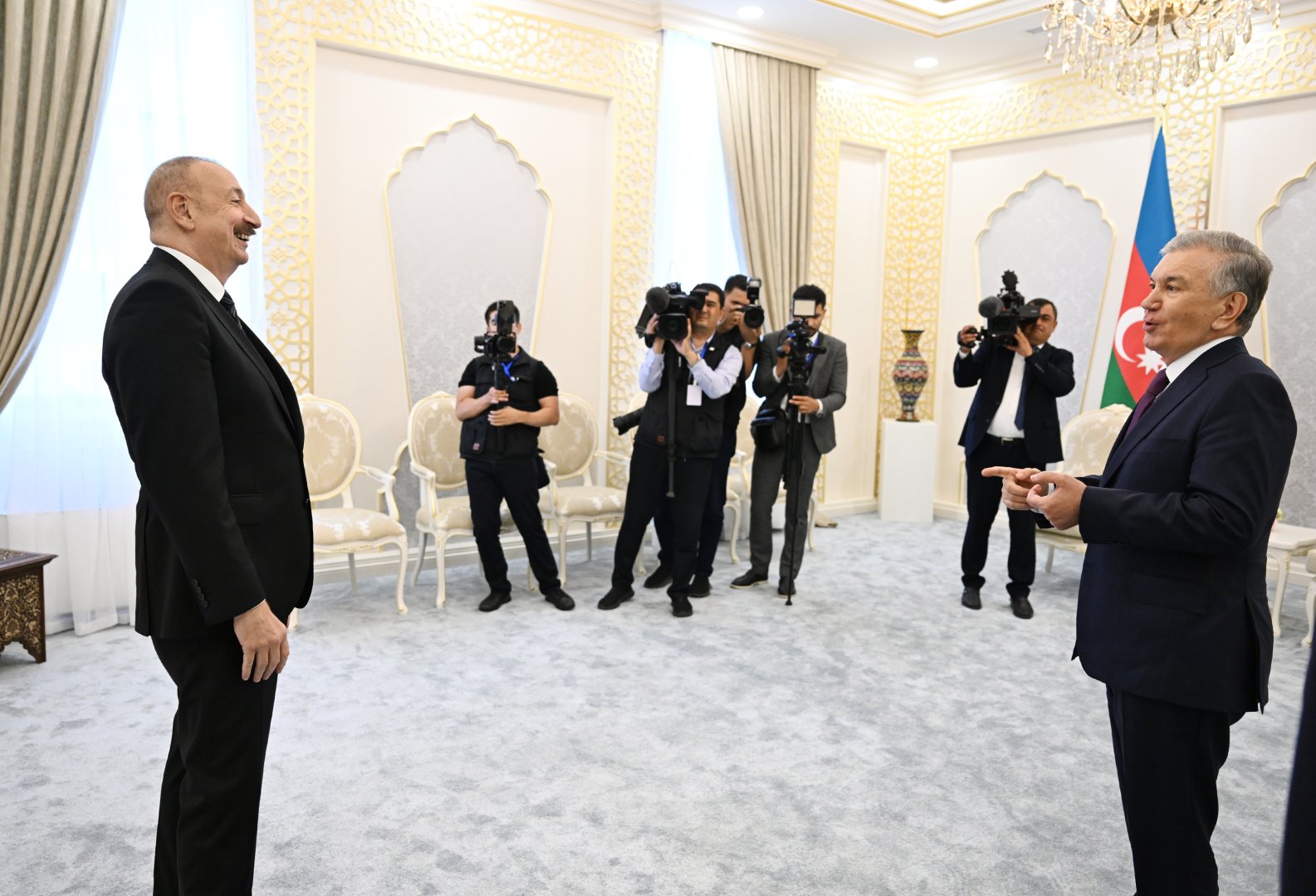 Prezidentlər İlham Əliyev və Şavkat Mirziyoyev Özbəkistanın Azərbaycandakı səfirliyinin yeni binasının açılışında iştirak ediblər (YENİLƏNİB) (FOTO/VİDEO)