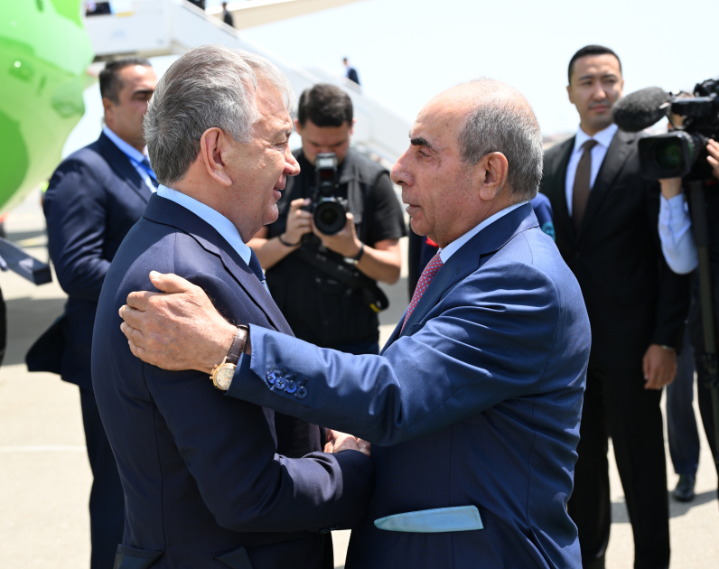 Özbəkistan Prezidenti Şavkat Mirziyoyev Azərbaycana dövlət səfərinə gəlib (FOTO)