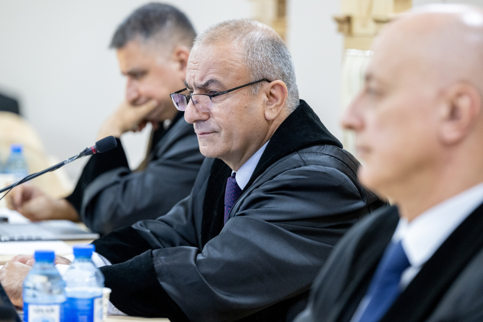 Ermənistan silahlı qüvvələrinin əsir və girov götürdükləri azərbaycanlılara verdiyi işgəncələrlə bağlı məhkəmədə ifadələr dinlənilib (FOTO)