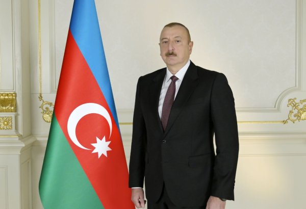 Prezident İlham Əliyevin sosial şəbəkə hesablarında Birləşmiş Ərəb Əmirliklərinə işgüzar səfərindən görüntülər paylaşılıb (VİDEO)