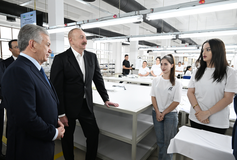 Prezident İlham Əliyev və Prezident Şavkat Mirziyoyev Xankəndidəki “Businesstex JV” tikiş fabrikinin fəaliyyəti ilə tanış olublar (FOTO)