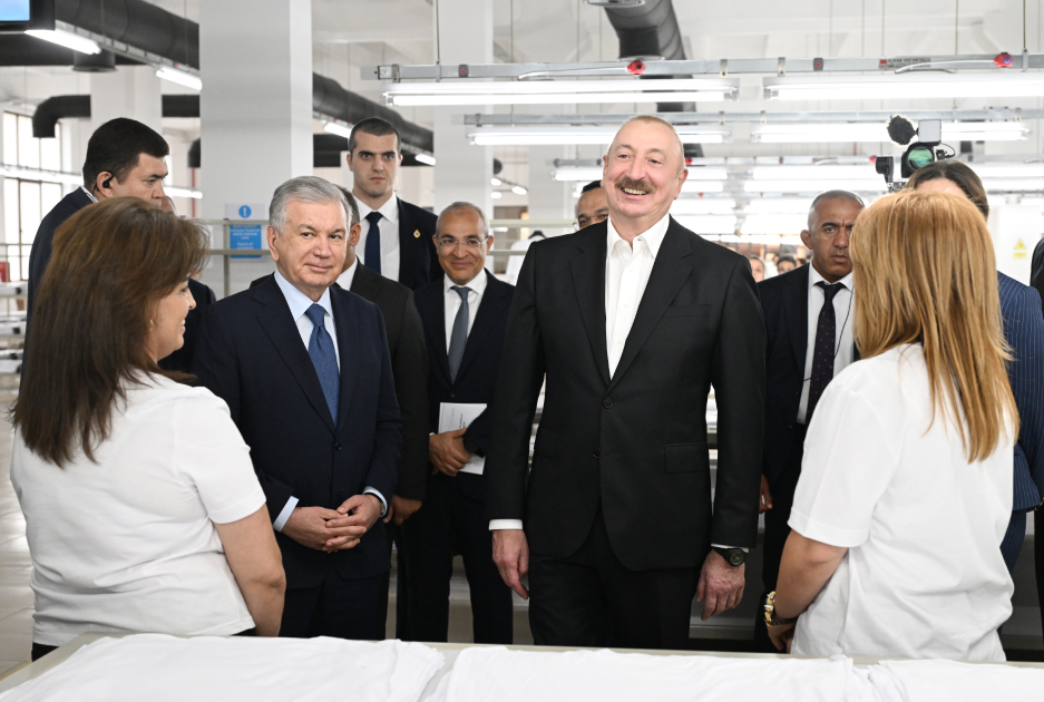 Prezident İlham Əliyev və Prezident Şavkat Mirziyoyev Xankəndidəki “Businesstex JV” tikiş fabrikinin fəaliyyəti ilə tanış olublar (FOTO)