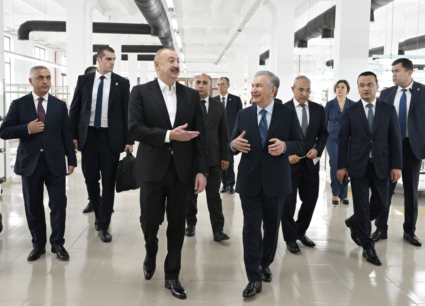 Prezident İlham Əliyev və Prezident Şavkat Mirziyoyev Xankəndidəki “Businesstex JV” tikiş fabrikinin fəaliyyəti ilə tanış olublar (FOTO)