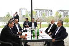 Prezident İlham Əliyev və ECO-nun 17-ci Zirvə görüşünün iştirakçıları Ağdamdakı “İmarət” Kompleksində Qarabağ atlarının “Zəfər” şousunu izləyiblər (FOTO/VİDEO)