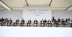 Prezident İlham Əliyev və ECO-nun 17-ci Zirvə görüşünün iştirakçıları Ağdamdakı “İmarət” Kompleksində Qarabağ atlarının “Zəfər” şousunu izləyiblər (FOTO/VİDEO)