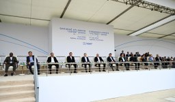 Prezident İlham Əliyev və ECO-nun 17-ci Zirvə görüşünün iştirakçıları Ağdamdakı “İmarət” Kompleksində Qarabağ atlarının “Zəfər” şousunu izləyiblər (FOTO/VİDEO)