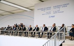 Prezident İlham Əliyev və ECO-nun 17-ci Zirvə görüşünün iştirakçıları Ağdamdakı “İmarət” Kompleksində Qarabağ atlarının “Zəfər” şousunu izləyiblər (FOTO/VİDEO)