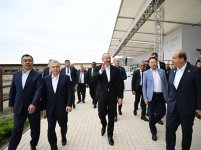 Prezident İlham Əliyev və ECO-nun 17-ci Zirvə görüşünün iştirakçıları Ağdamdakı “İmarət” Kompleksində Qarabağ atlarının “Zəfər” şousunu izləyiblər (FOTO/VİDEO)