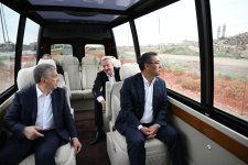 Prezident İlham Əliyev və ECO-nun 17-ci Zirvə görüşünün iştirakçıları Ağdamdakı “İmarət” Kompleksində Qarabağ atlarının “Zəfər” şousunu izləyiblər (FOTO/VİDEO)