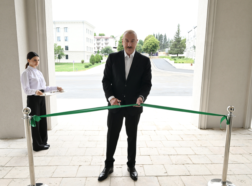 Prezident İlham Əliyev Xankəndi Konqres Mərkəzinin açılışında iştirak edib (FOTO)