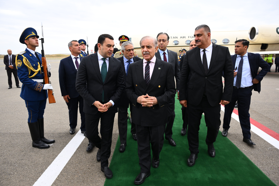 Məhəmməd Şahbaz Şərifin Azərbaycana səfəri başlayıb (FOTO)