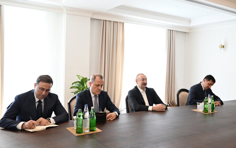 Prezident İlham Əliyev Xankəndidə Türkmənistanın Nazirlər Kabineti Sədrinin müavinini qəbul edib (FOTO)