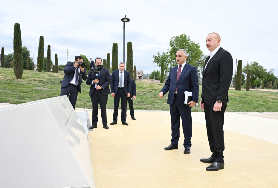 Prezident İlham Əliyev Xankəndidə Zəfər parkında görülən tikinti işləri ilə tanış olub (FOTO)