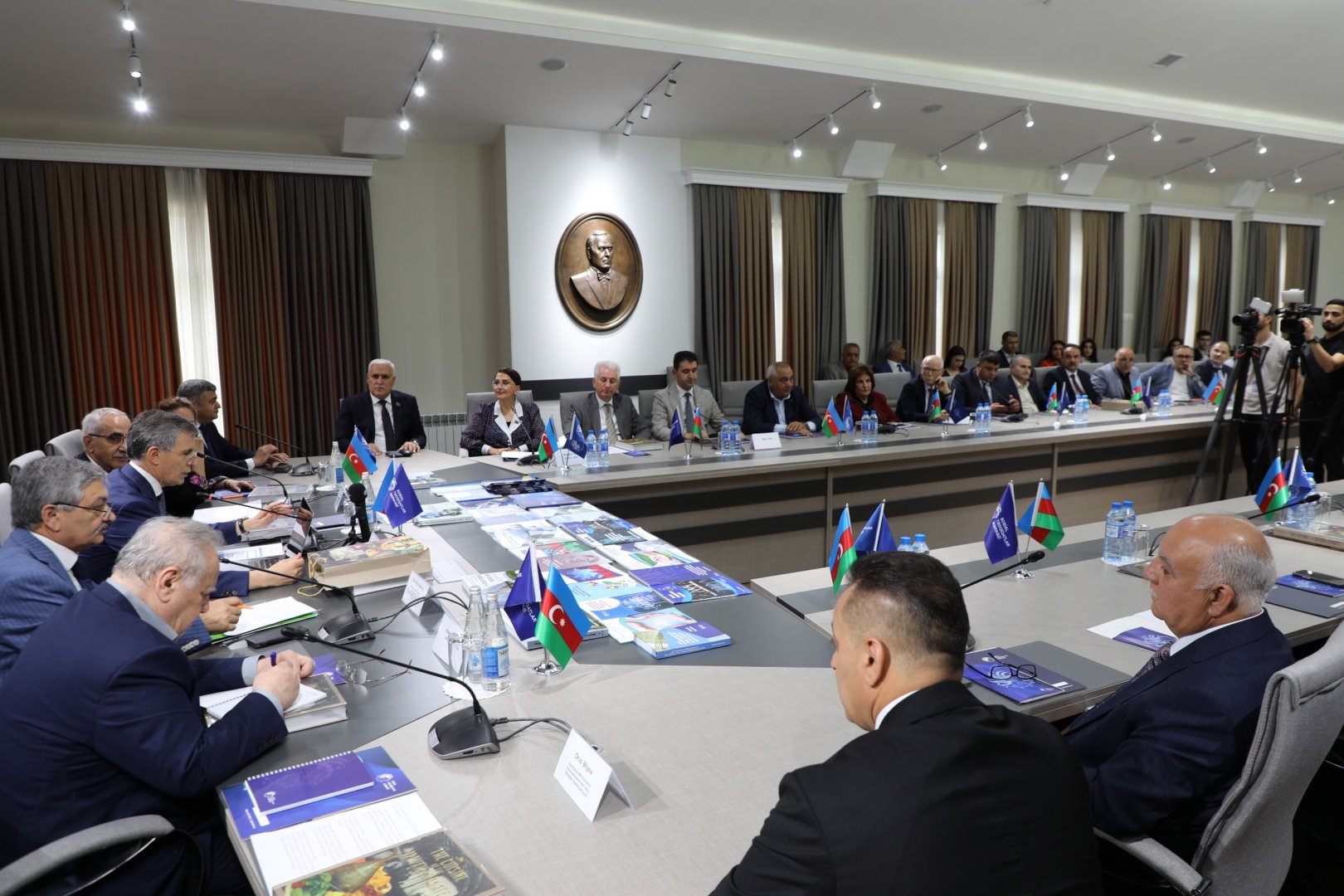 “İrəvan xanlığının mətbəxi” kitabının ingilis dilində nəşri təqdim olunub (FOTO)