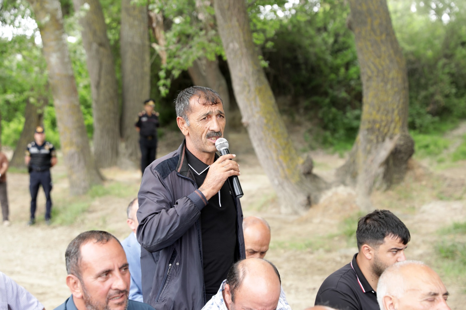 Xaçmazın Qalağan kəndində sakinlərin müraciət və təklifləri dinlənilib (FOTO)