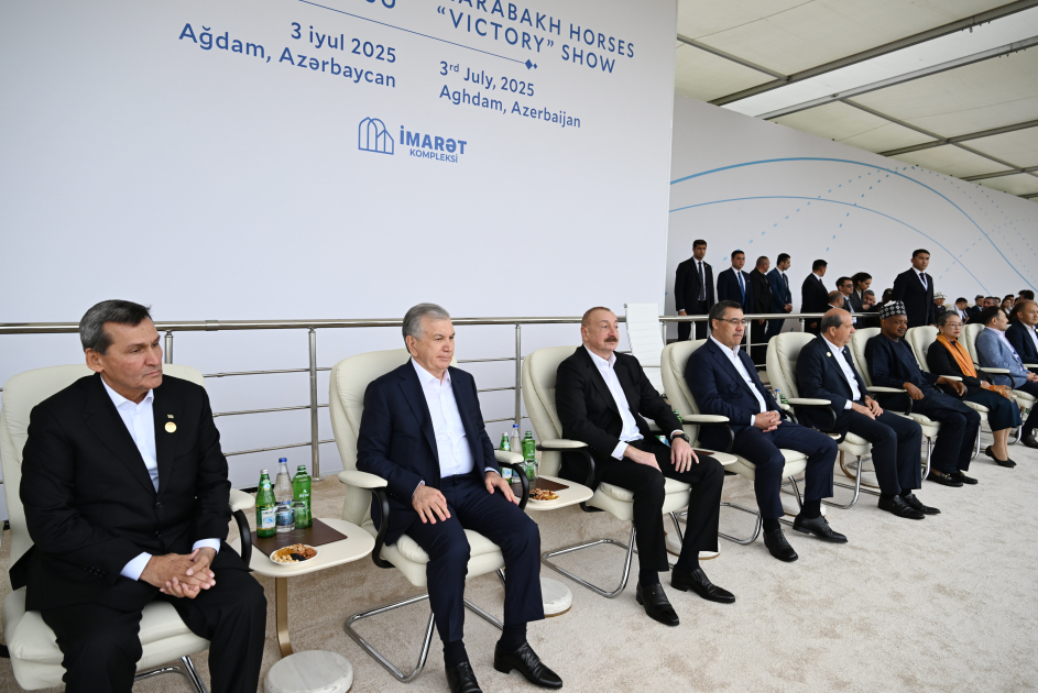Prezident İlham Əliyev və ECO-nun 17-ci Zirvə görüşünün iştirakçıları Ağdamdakı “İmarət” Kompleksində Qarabağ atlarının “Zəfər” şousunu izləyiblər (FOTO/VİDEO)