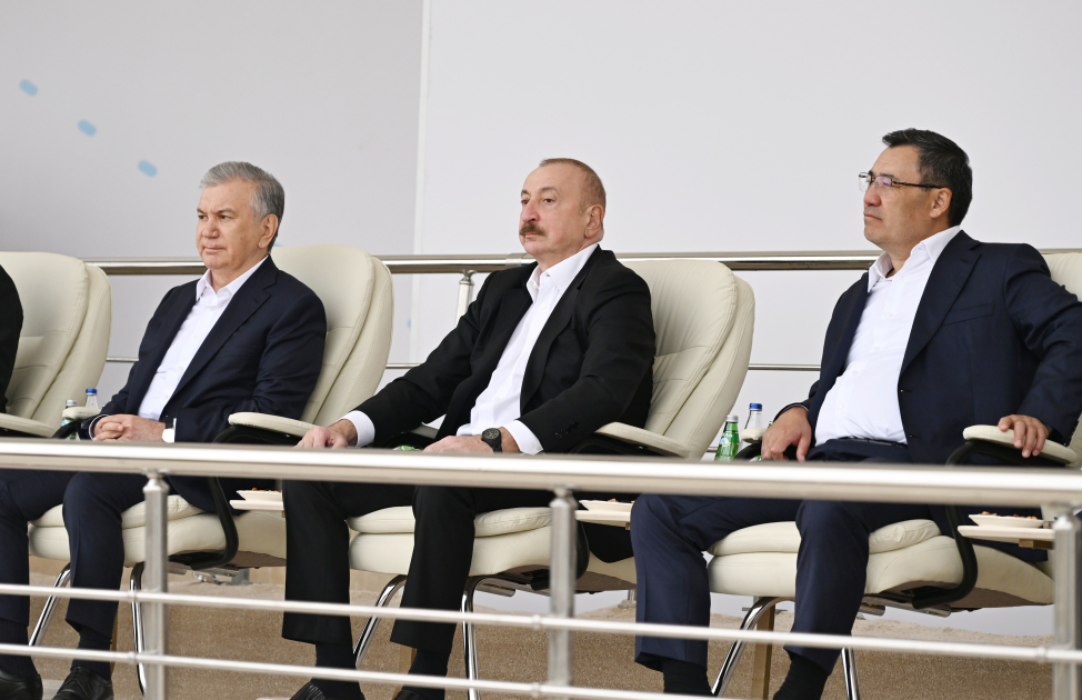Prezident İlham Əliyev və ECO-nun 17-ci Zirvə görüşünün iştirakçıları Ağdamdakı “İmarət” Kompleksində Qarabağ atlarının “Zəfər” şousunu izləyiblər (FOTO/VİDEO)