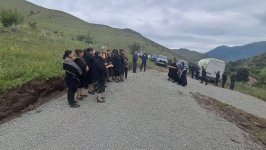 Kəlbəcərdə Birinci Qarabağ müharibəsində itkin düşmüş 3 şəhidin nəşinin qalıqları dəfn edildi (YENİLƏNİB) (FOTO)