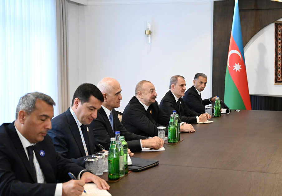 Prezident İlham Əliyev Xankəndidə Pakistanın Baş naziri ilə görüşüb (FOTO)