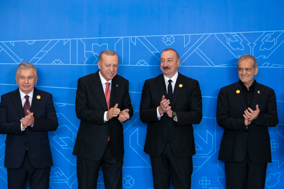 Prezident İlham Əliyev Xankəndi şəhərində İqtisadi Əməkdaşlıq Təşkilatının 17-ci Zirvə görüşündə çıxış edib (FOTO/VİDEO) (YENİLƏNİB-7)