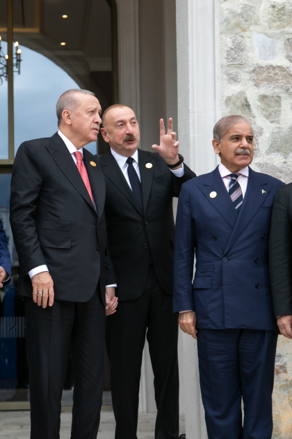 Prezident İlham Əliyev Xankəndi şəhərində İqtisadi Əməkdaşlıq Təşkilatının 17-ci Zirvə görüşündə çıxış edib (FOTO/VİDEO) (YENİLƏNİB-7)