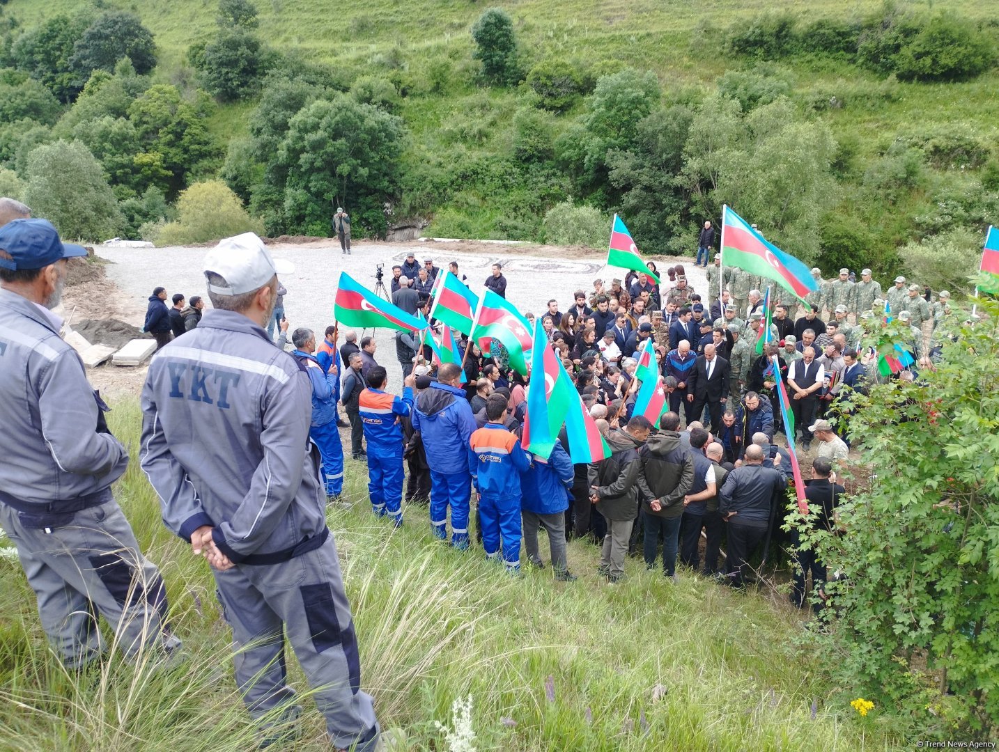 Kəlbəcərdə Birinci Qarabağ müharibəsində itkin düşmüş 3 şəhidin nəşinin qalıqları dəfn edildi (YENİLƏNİB) (FOTO)