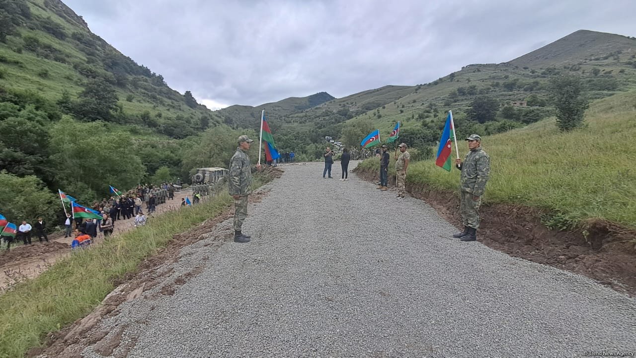 Kəlbəcərdə Birinci Qarabağ müharibəsində itkin düşmüş 3 şəhidin nəşinin qalıqları dəfn edildi (YENİLƏNİB) (FOTO)