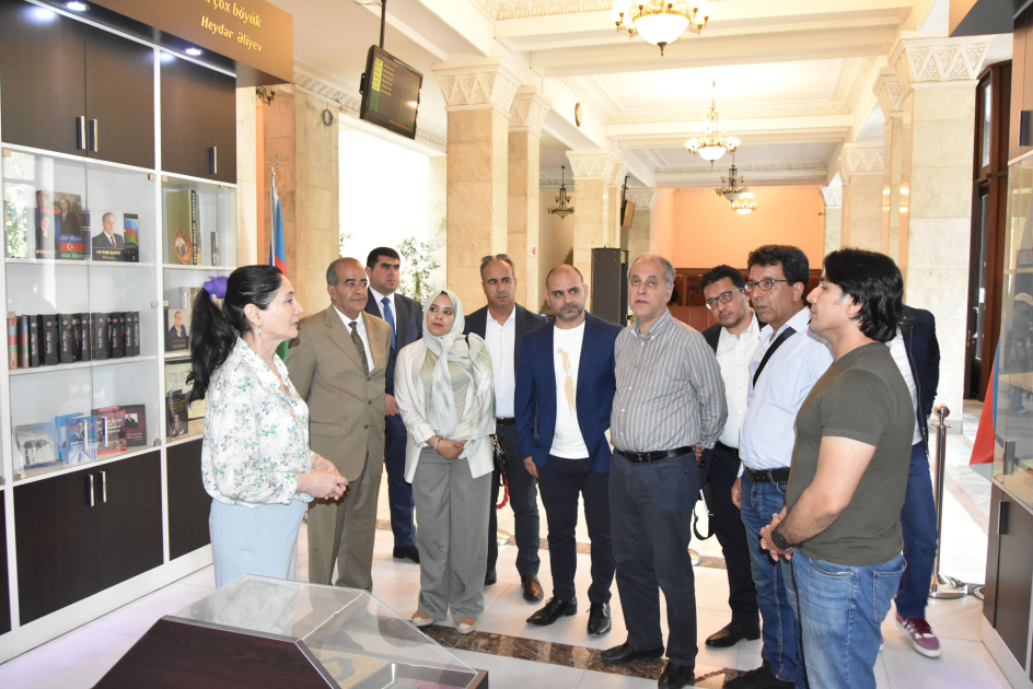 Mərakeşli jurnalistlər Milli Kitabxananda olublar (FOTO)