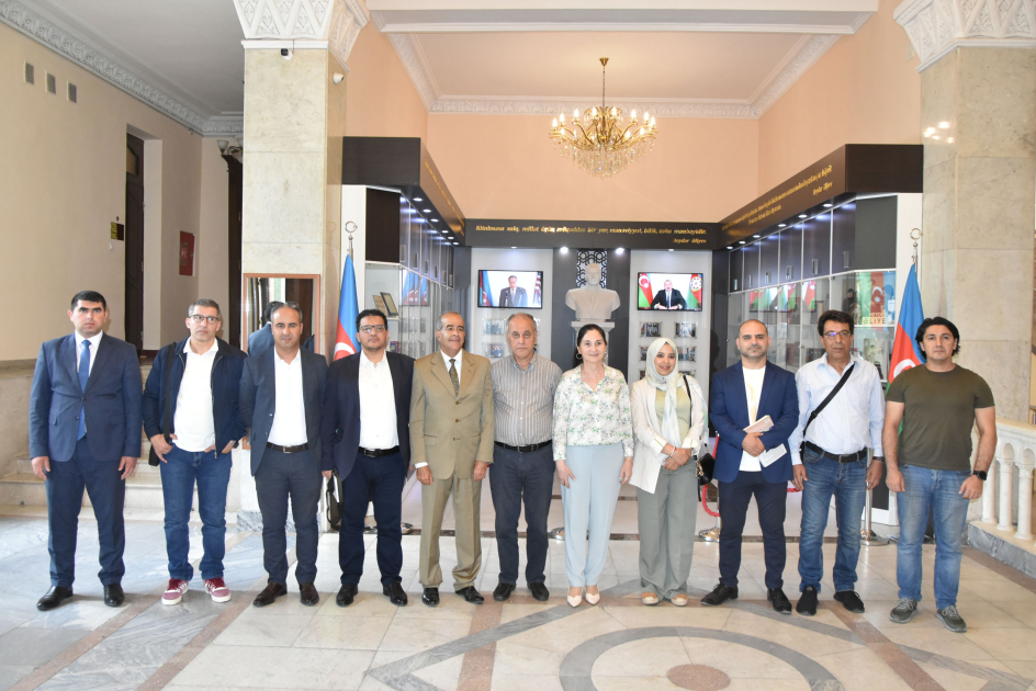 Mərakeşli jurnalistlər Milli Kitabxananda olublar (FOTO)