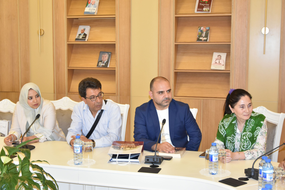 Mərakeşli jurnalistlər Milli Kitabxananda olublar (FOTO)