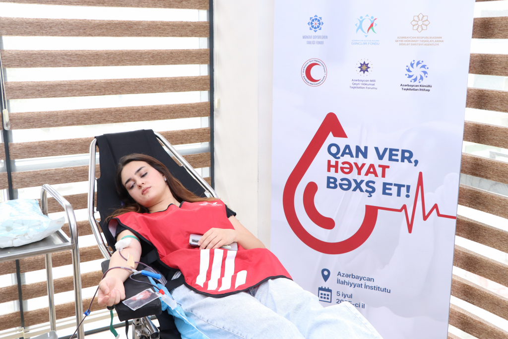 Azərbaycan İlahiyyat İnstitutunda qanvermə aksiyası keçirilib (FOTO)