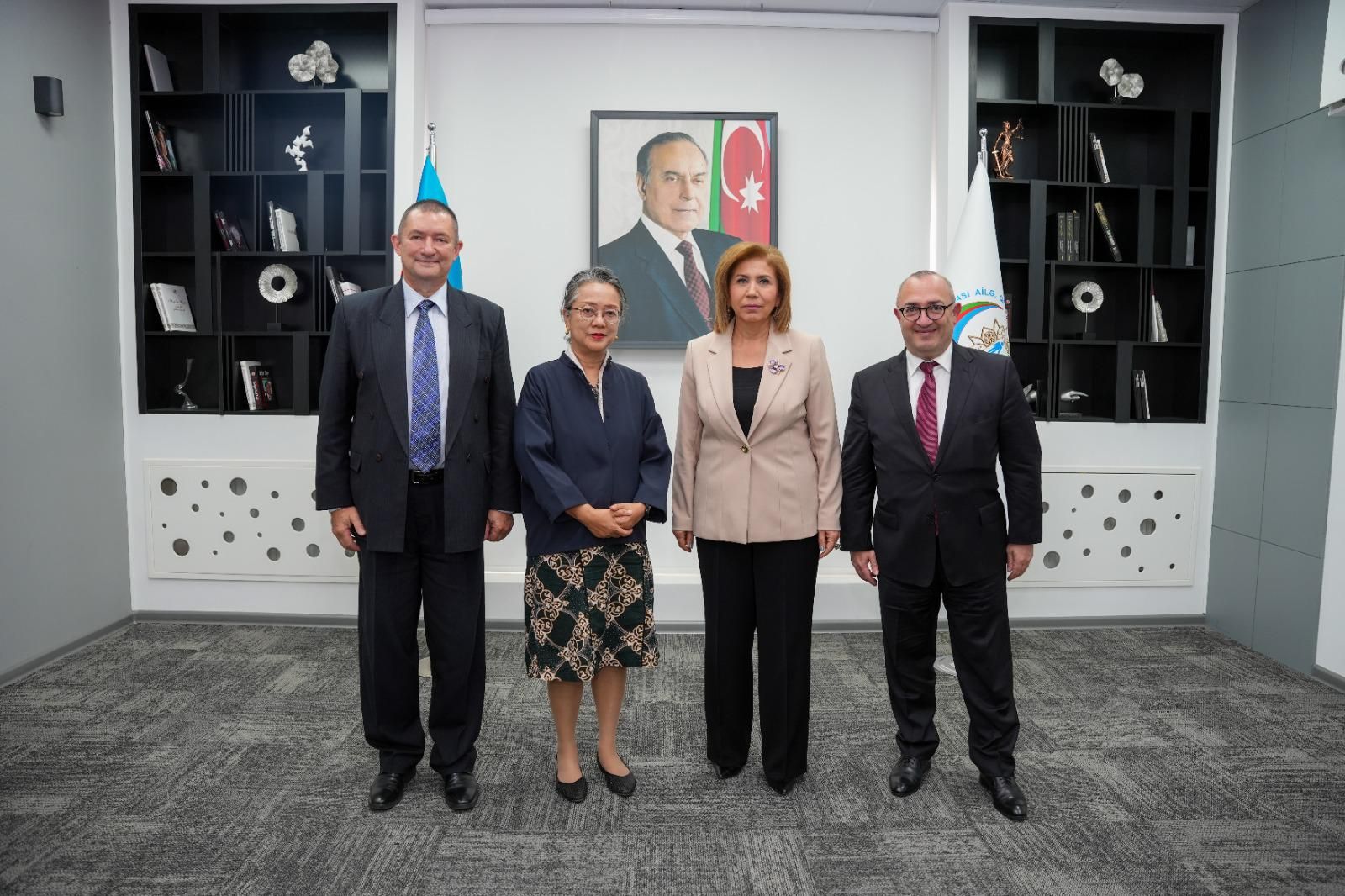 Bahar Muradova UNESCAP-ın icraçı katibi ilə görüşüb (FOTO)
