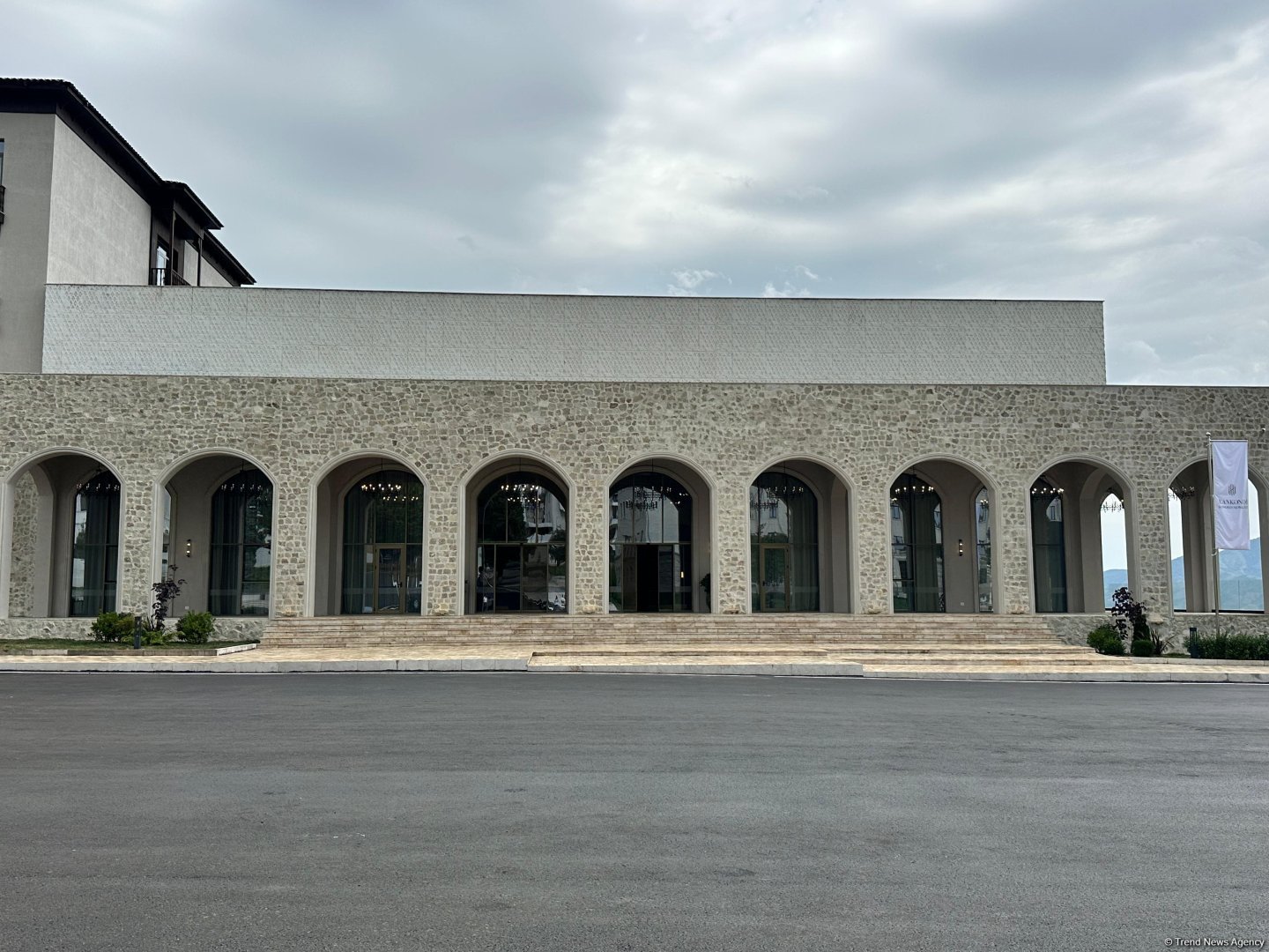 Xankəndi Konqres Mərkəzi müasirliklə milli memarlıq ənənələrini birləşdirib - Mərkəz nümayəndəsi (FOTO)