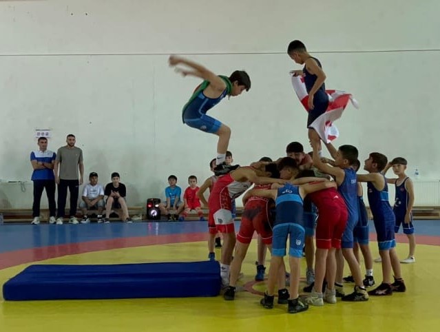 Marneulidəki soydaşlarımızın təhsili diqqət mərkəzindədir (FOTO)