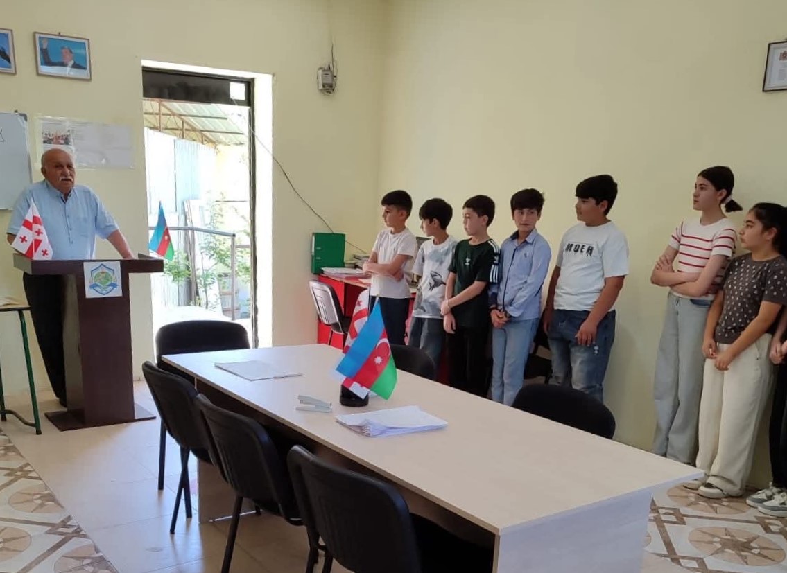 Marneulidəki soydaşlarımızın təhsili diqqət mərkəzindədir (FOTO)
