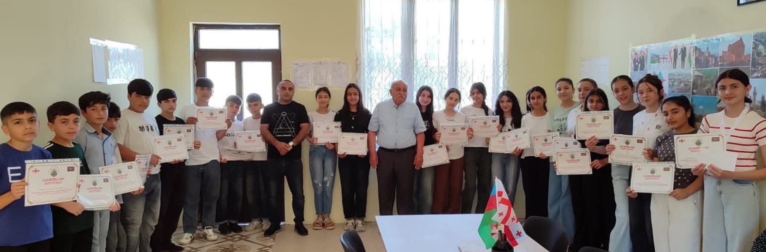Marneulidəki soydaşlarımızın təhsili diqqət mərkəzindədir (FOTO)