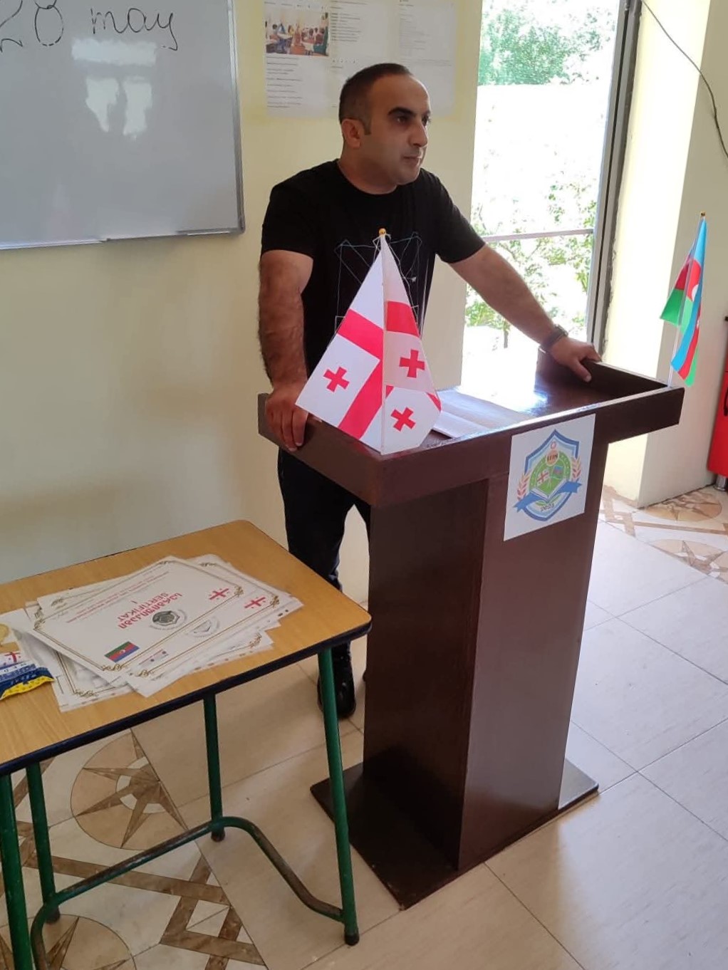 Marneulidəki soydaşlarımızın təhsili diqqət mərkəzindədir (FOTO)