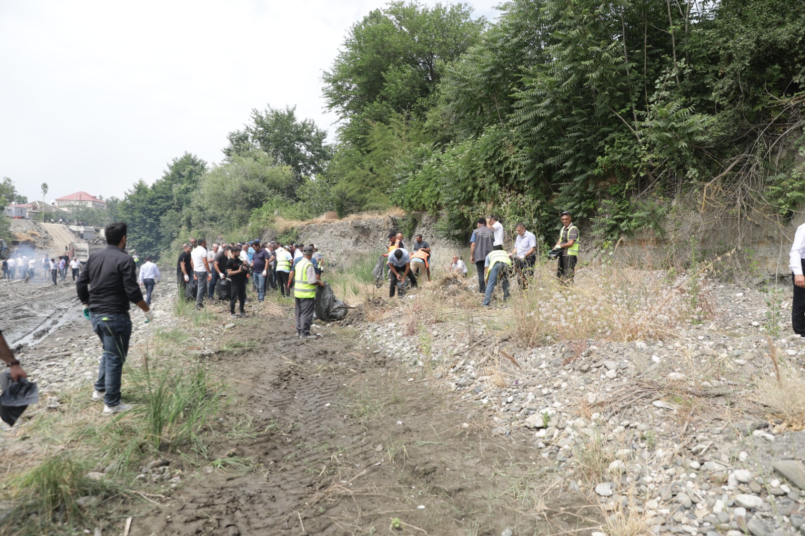 Xaçmazda Qudyalçayın rayon ərazisindən keçən hissəsində növbəti təmizlik aksiyası keçirilib (FOTO)