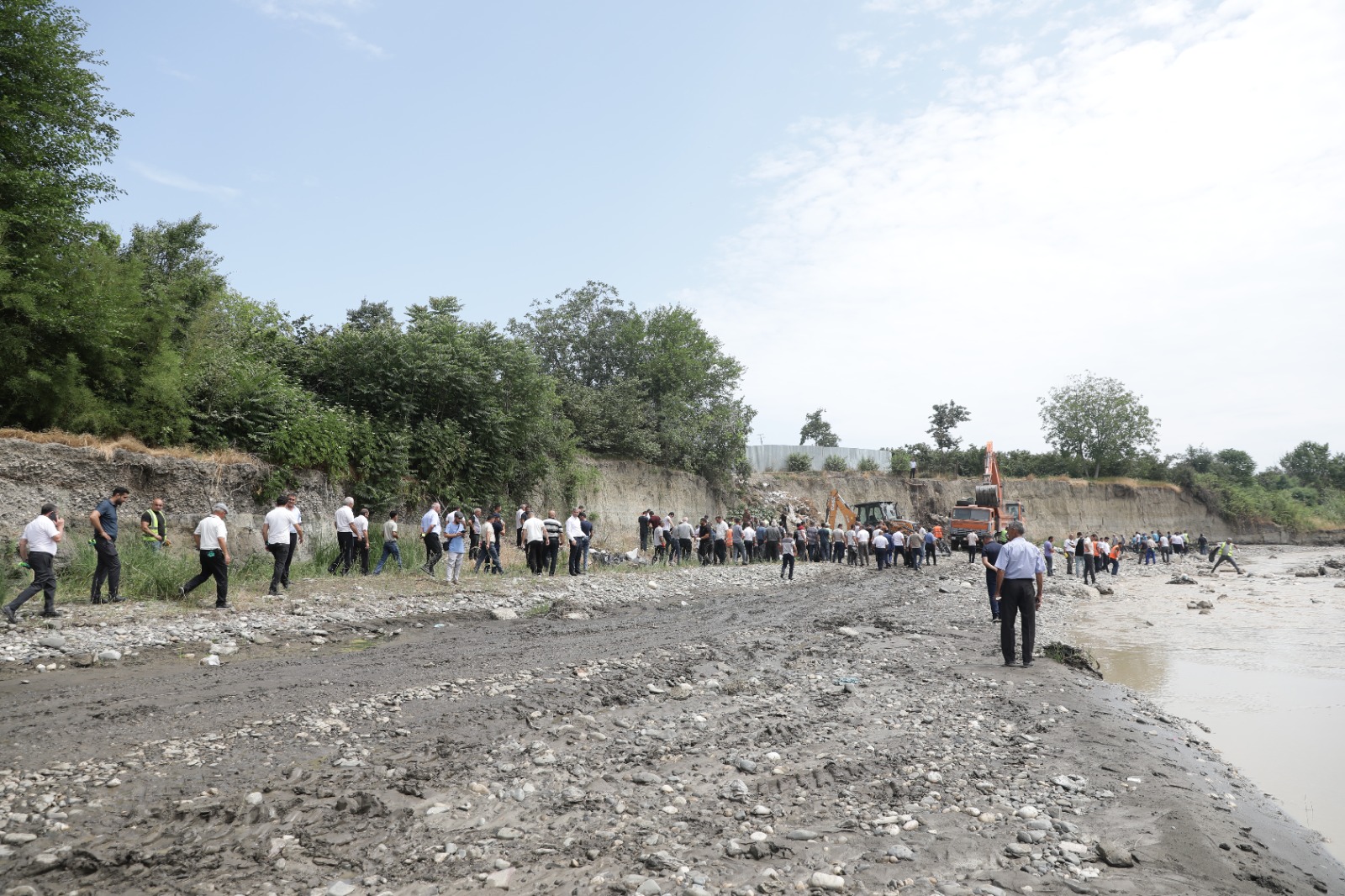 Xaçmazda Qudyalçayın rayon ərazisindən keçən hissəsində növbəti təmizlik aksiyası keçirilib (FOTO)