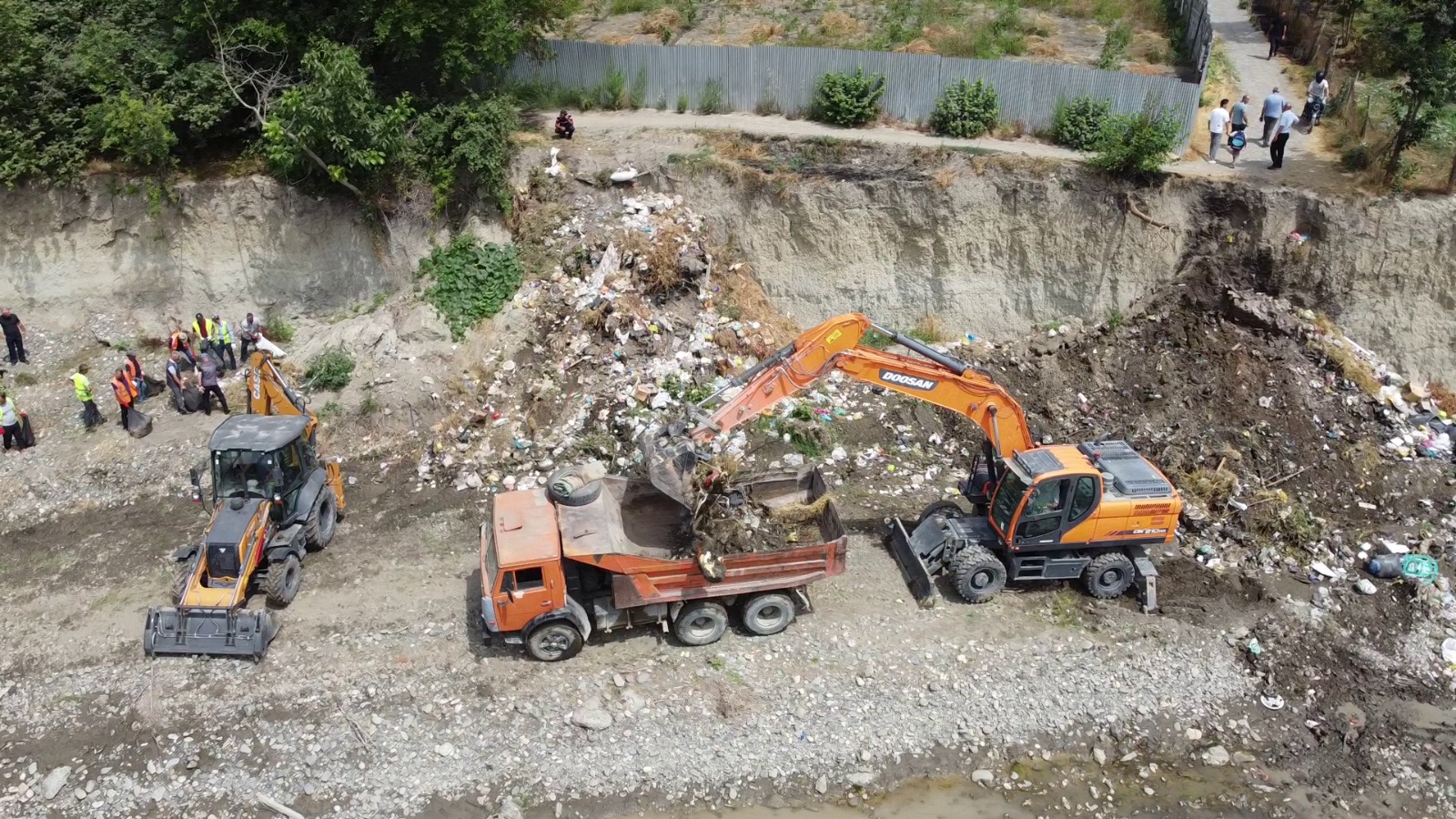Xaçmazda Qudyalçayın rayon ərazisindən keçən hissəsində növbəti təmizlik aksiyası keçirilib (FOTO)