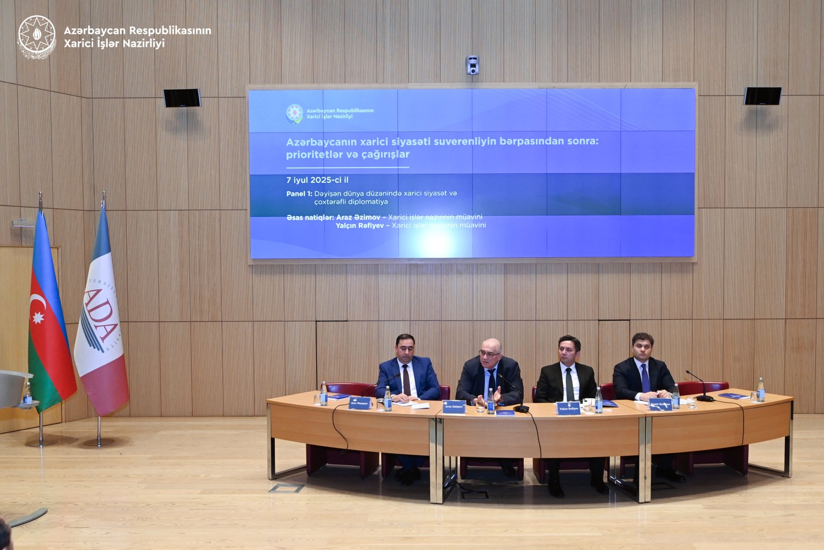 Dəyişən dünya düzənində xarici siyasət və çoxtərəfli diplomatiya müzakirə edilib (FOTO)