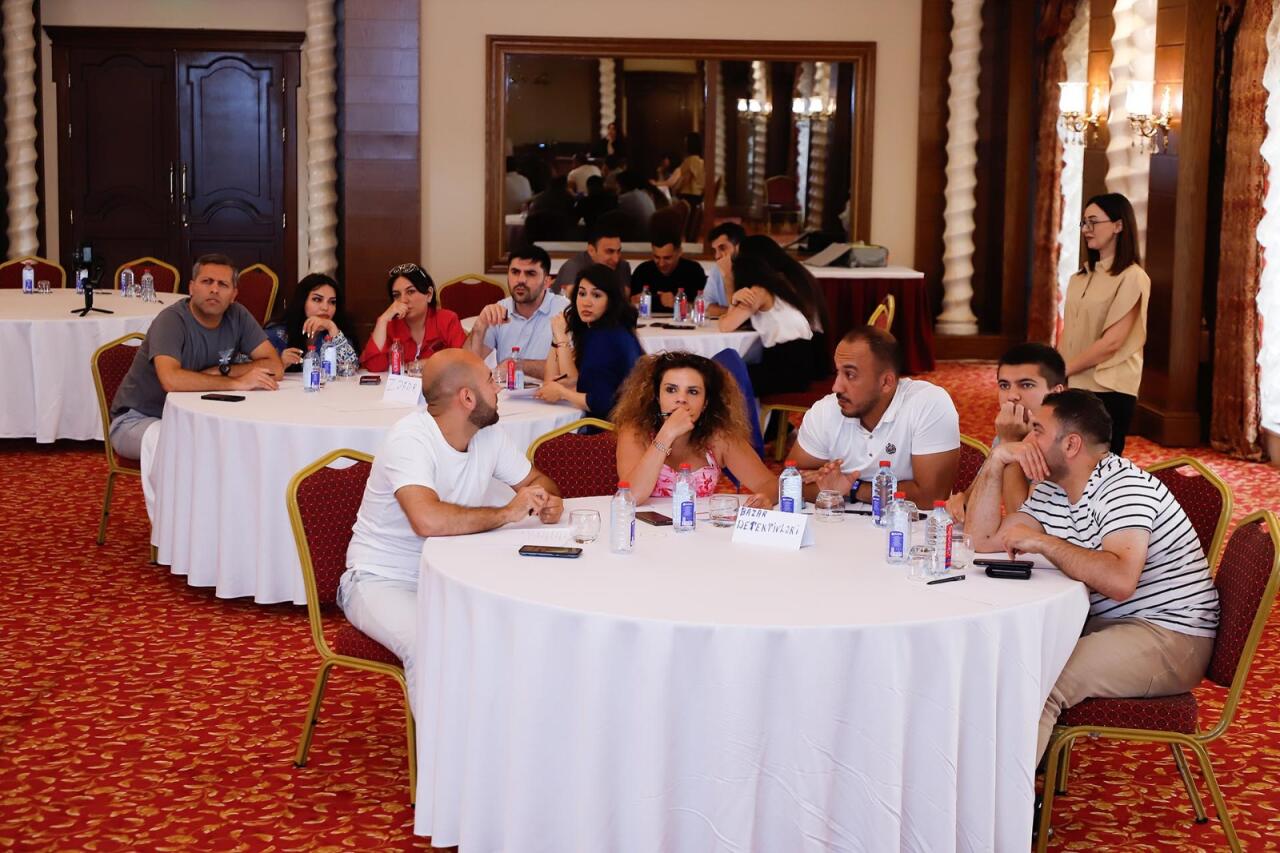 Azərbaycan milli mətbuatının 150 illiyi münasibətilə media nümayəndələri arasında intellektual yarış keçirilib (FOTO)