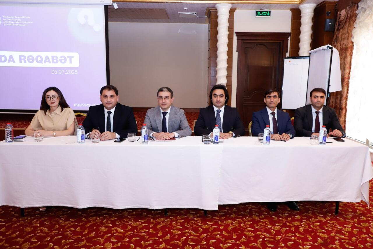 Azərbaycan milli mətbuatının 150 illiyi münasibətilə media nümayəndələri arasında intellektual yarış keçirilib (FOTO)