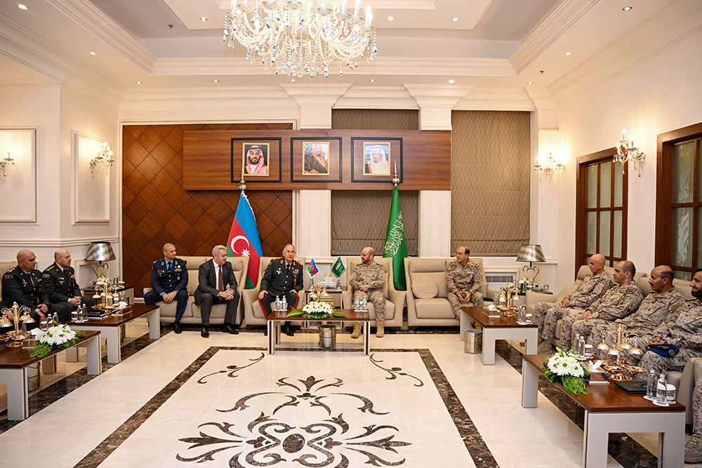 Azərbaycan ilə Səudiyyə Ərəbistanı arasında hərbi əməkdaşlığın genişləndirilməsi müzakirə olunub (FOTO)