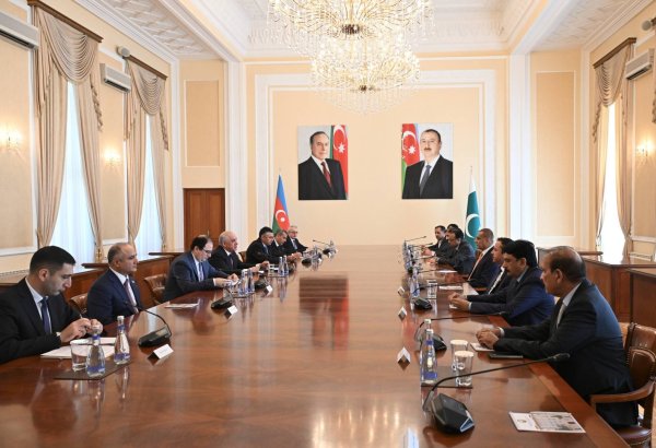 Baş nazir Pakistan Milli Assambleyasının sədri ilə iki ölkə arasında əməkdaşlığın genişləndirilməsi perspektivlərini müzakirə edib