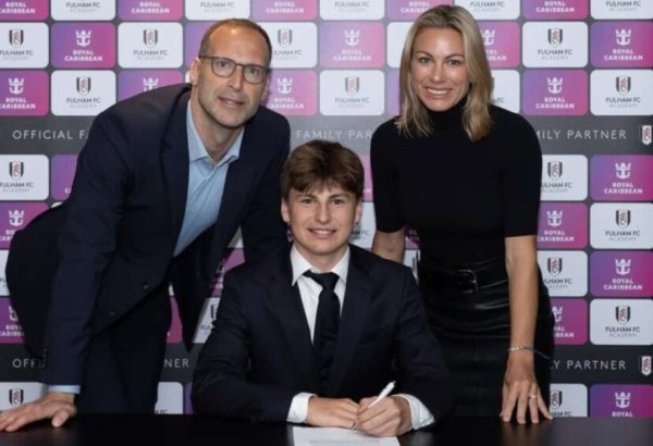 Petr Çexin oğlu Premyer Liqa klubu ilə müqavilə imzalayıb