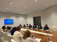 Heydər Əliyevin təhsil siyasəti: jurnalist peşəkarlığının artırılmasında təhsilin rolu” mövzusunda dəyirmi masa keçirilib (FOTO)