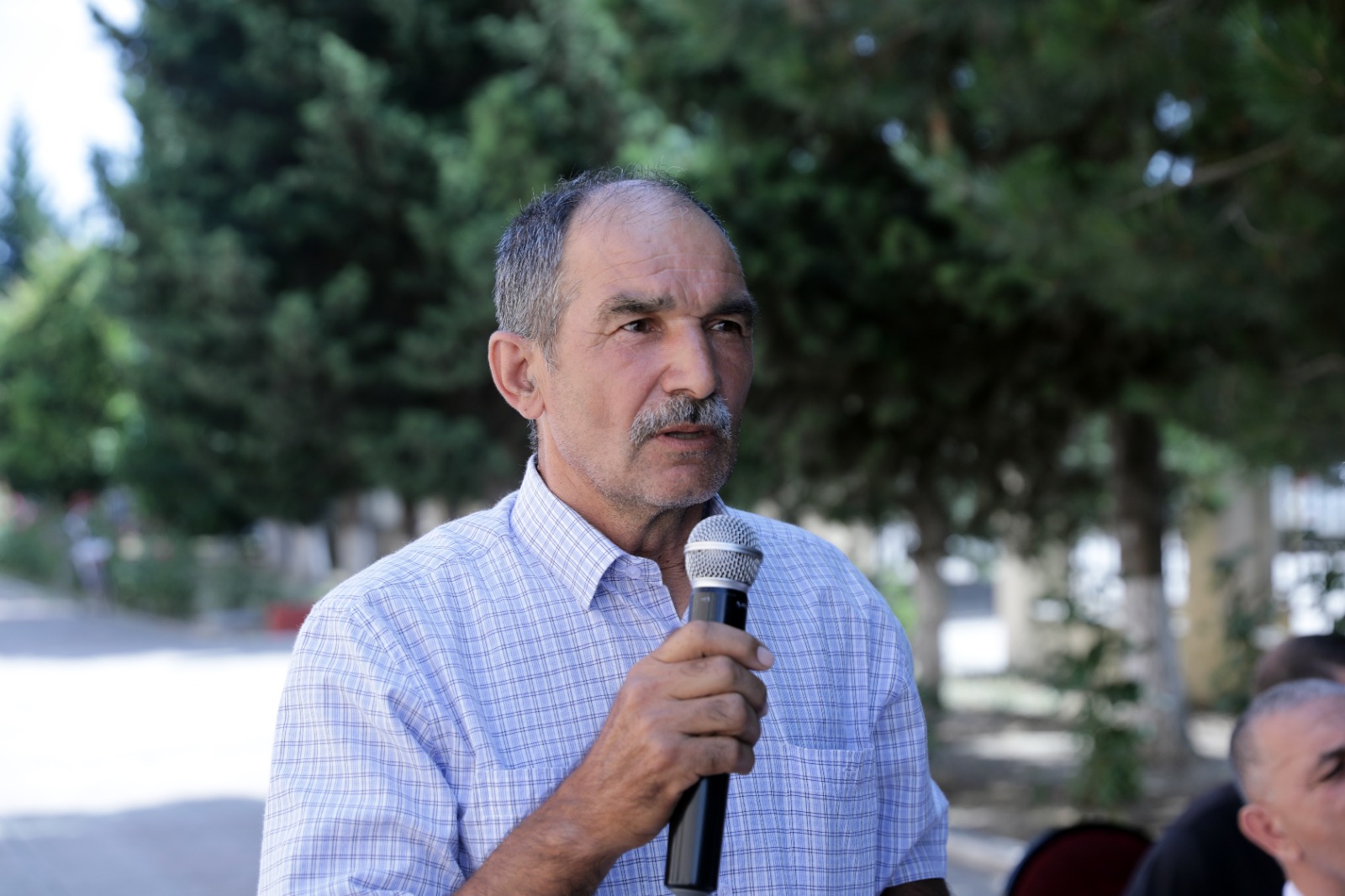 Xaçmazın Nərəcan kəndində növbəti səyyar qəbul keçirilib (FOTO)